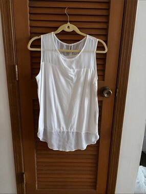 Chico's White Sleeveless Layered Shell Tank